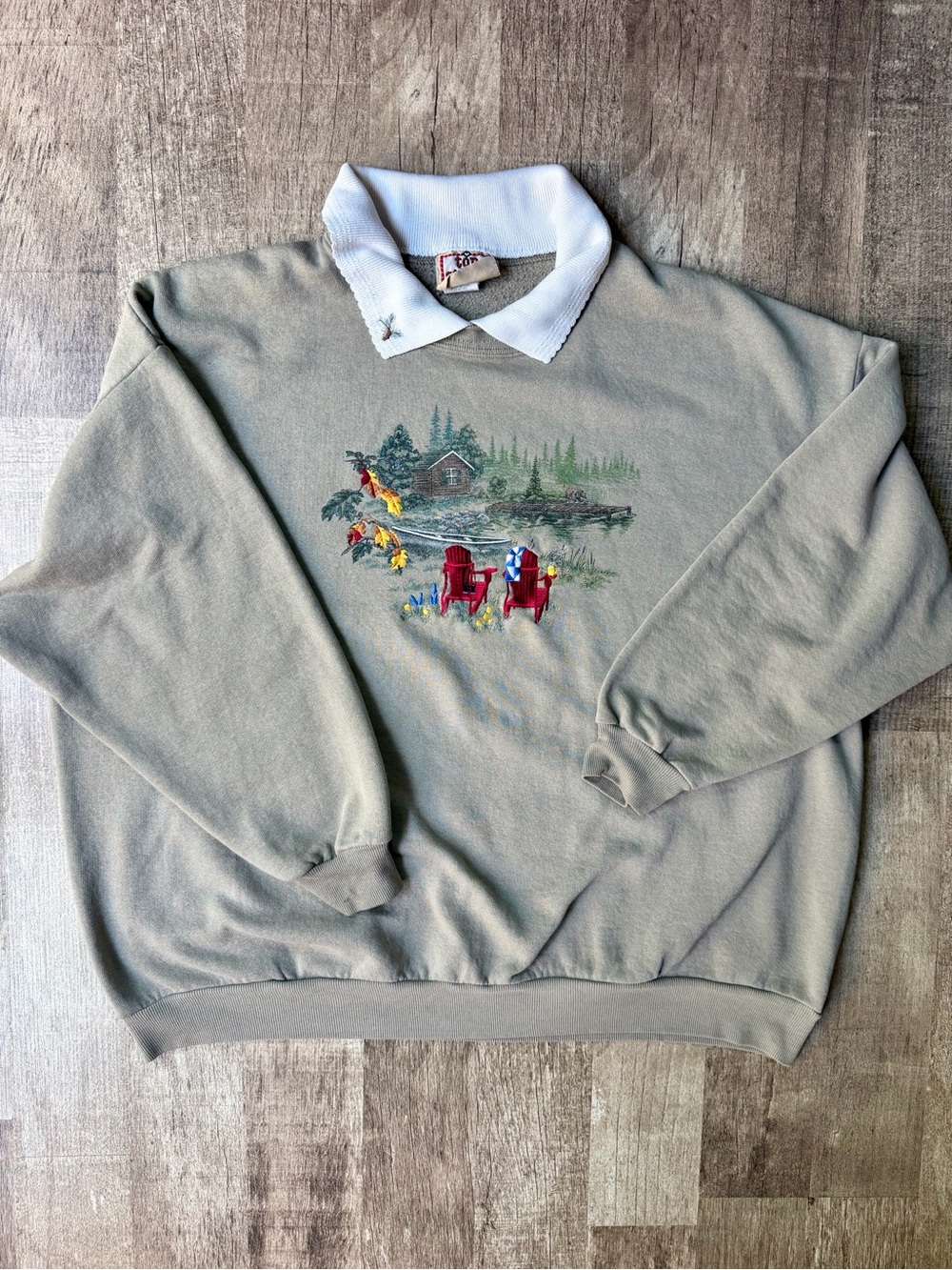 Vintage Lake Cabin Embroidered Sweatshirt Beige White Collar Adirondack